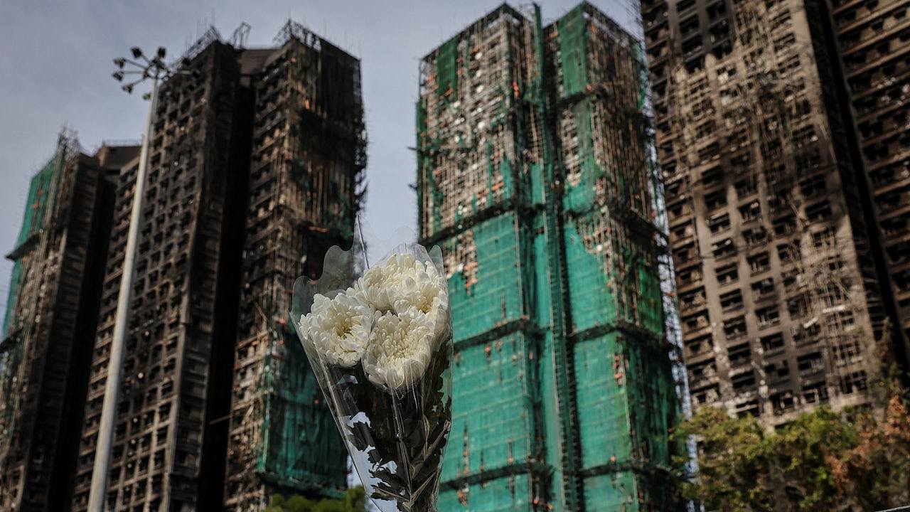 物管公司卷入香港大火事故责任报道，丹麦母企ISS股价挫7.7%（组图） - 1
