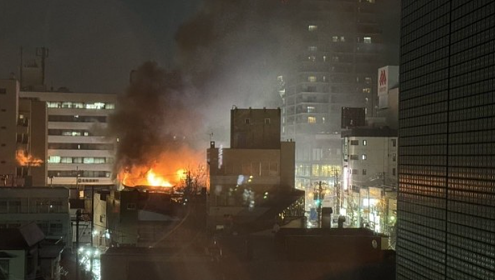 北海道日本函馆市中心大火！百货公司关闭防波及游客（视频/组图） - 2