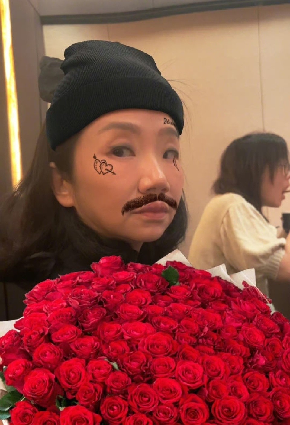 男女不分！陶晶莹带女儿参加婚礼，被误认成儿子，神似网红郭有才（组图） - 8