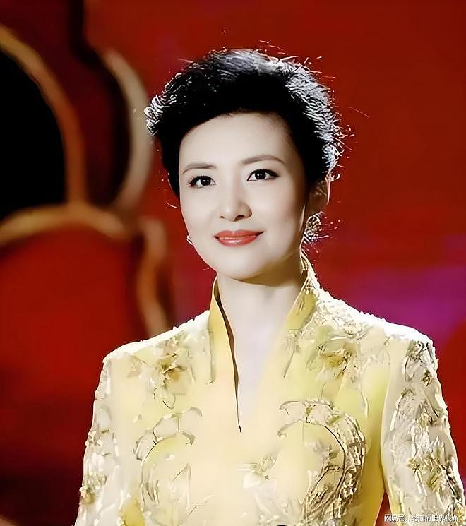 她辞去央视工作,嫁给富豪,56岁跨界当演员(组图) - 18