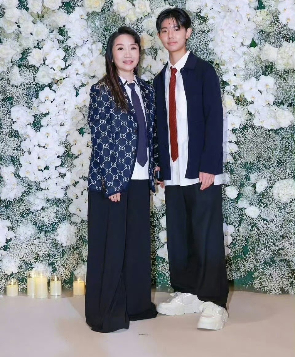 男女不分！陶晶莹带女儿参加婚礼，被误认成儿子，神似网红郭有才（组图） - 4