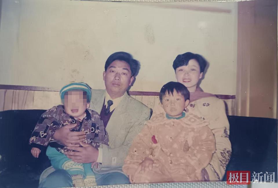 章莹颖父母：困在往事里的晚年（组图） - 4