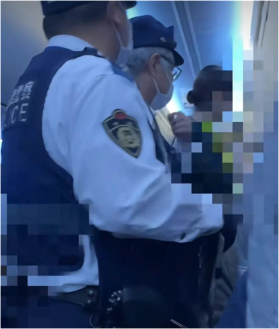 细节曝光！中国男子耍横大闹机舱，东京飞上海航班被迫返航，200名乘客受牵连半夜睡机场（视频/组图） - 7