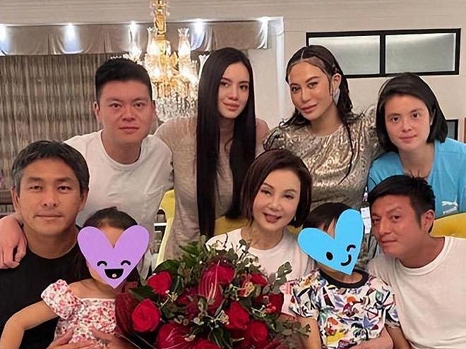 曾演小婉君出名，24岁嫁百亿豪门生5个孩子，离婚30年成人生赢家（组图） - 8