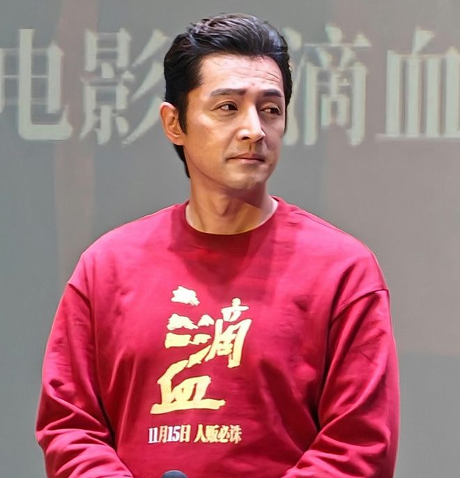 胡歌43岁了还把妈妈挂嘴边，被吐槽是妈宝男，上热搜连累妈妈挨骂（组图） - 17
