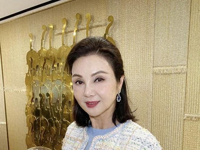 曾演小婉君出名，24岁嫁百亿豪门生5个孩子，离婚30年成人生赢家（组图） - 7