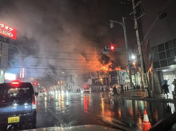 北海道日本函馆市中心大火！百货公司关闭防波及游客（视频/组图） - 4