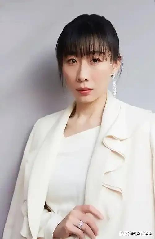 “一尿”成名，被嘲“驴脸”的37岁任素汐，凭什么能够一火再火（组图） - 23