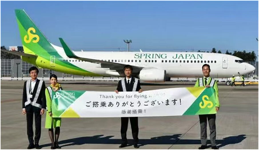 细节曝光！中国男子耍横大闹机舱，东京飞上海航班被迫返航，200名乘客受牵连半夜睡机场（视频/组图） - 10