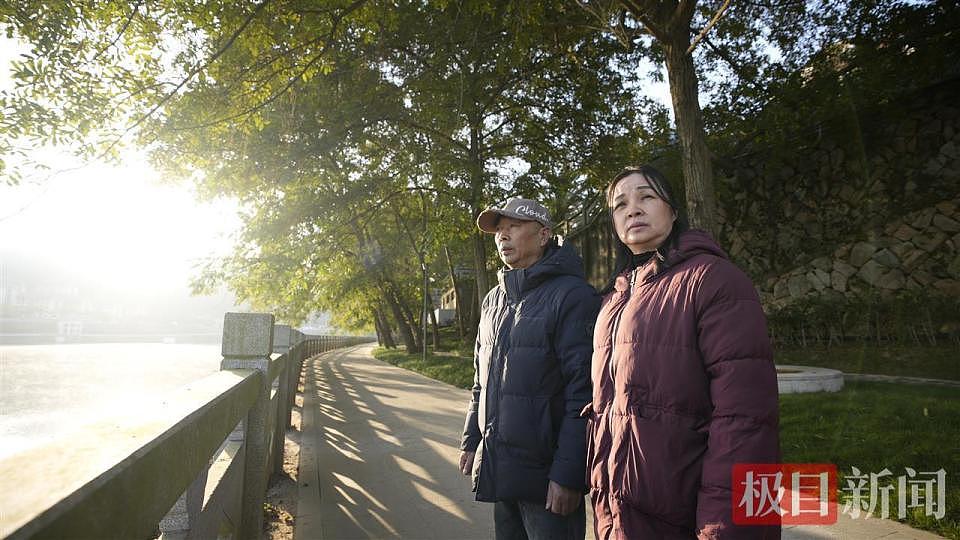 章莹颖父母：困在往事里的晚年（组图） - 1