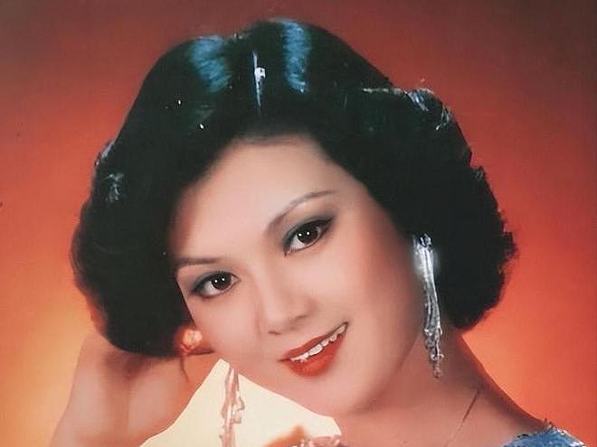 曾演小婉君出名，24岁嫁百亿豪门生5个孩子，离婚30年成人生赢家（组图） - 3