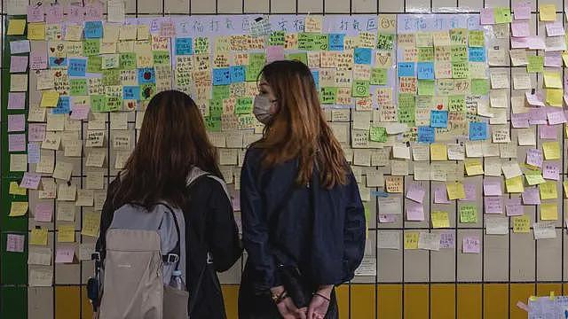 香港宏福苑大火:死亡数增至156人,10名为外佣,成立“独立委员会”进行调查,民间记者会取消(组图) - 11
