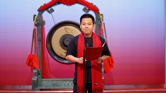 中国90后新首富：盗取7000张同学照片，白手起家，打造千亿帝国（组图） - 26