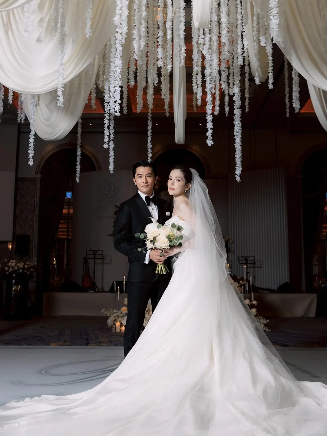最帅浪子迎娶台湾“第一神颜女神”!网友:不敢想他们的孩子得多好看…(组图) - 3