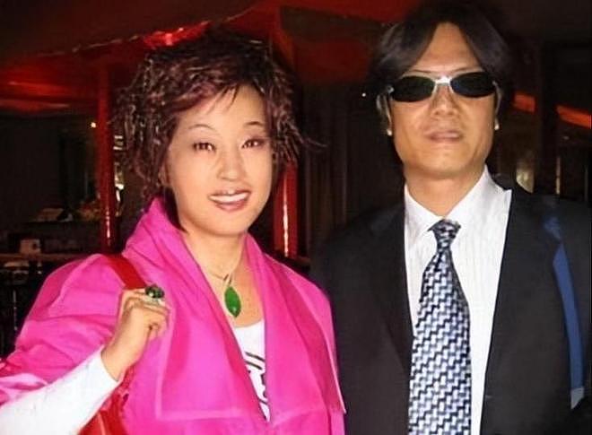 刘晓庆前夫独身21年，只因错信她的玩笑话，后半辈子当孤家寡人（组图） - 4