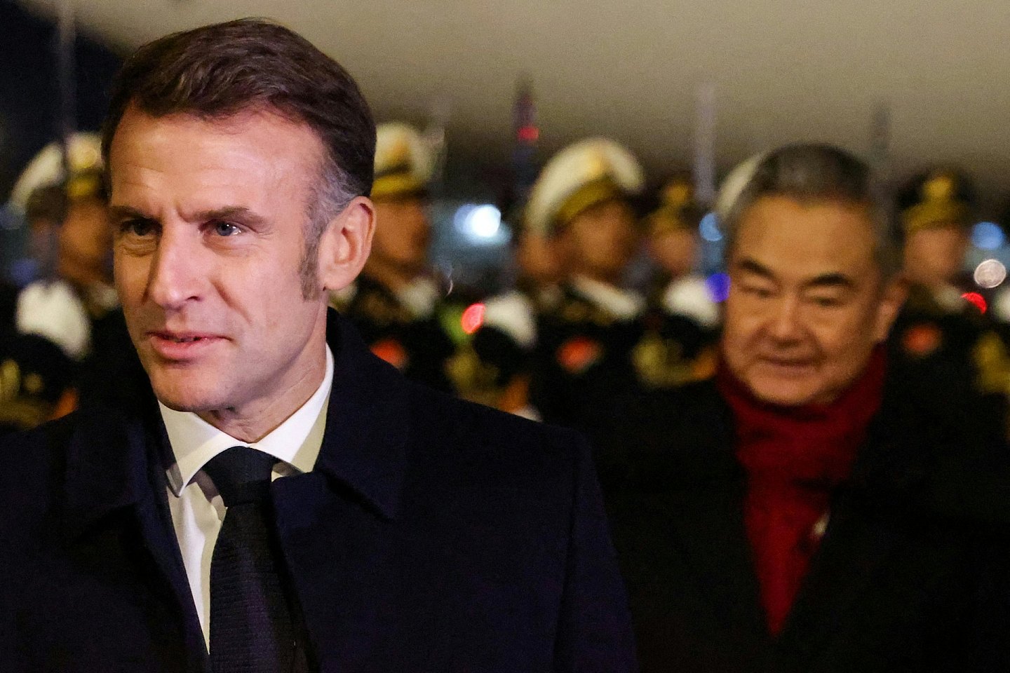法国总统马克龙抵达北京展开第4次对中国国事访问，王毅接机（视频/组图） - 3