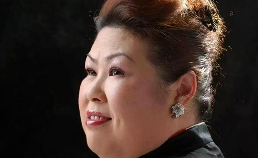 太突然！“富婆专业户”女演员已去世5年，曾出演《缝纫机乐队》《疯狂的赛车》（组图） - 1