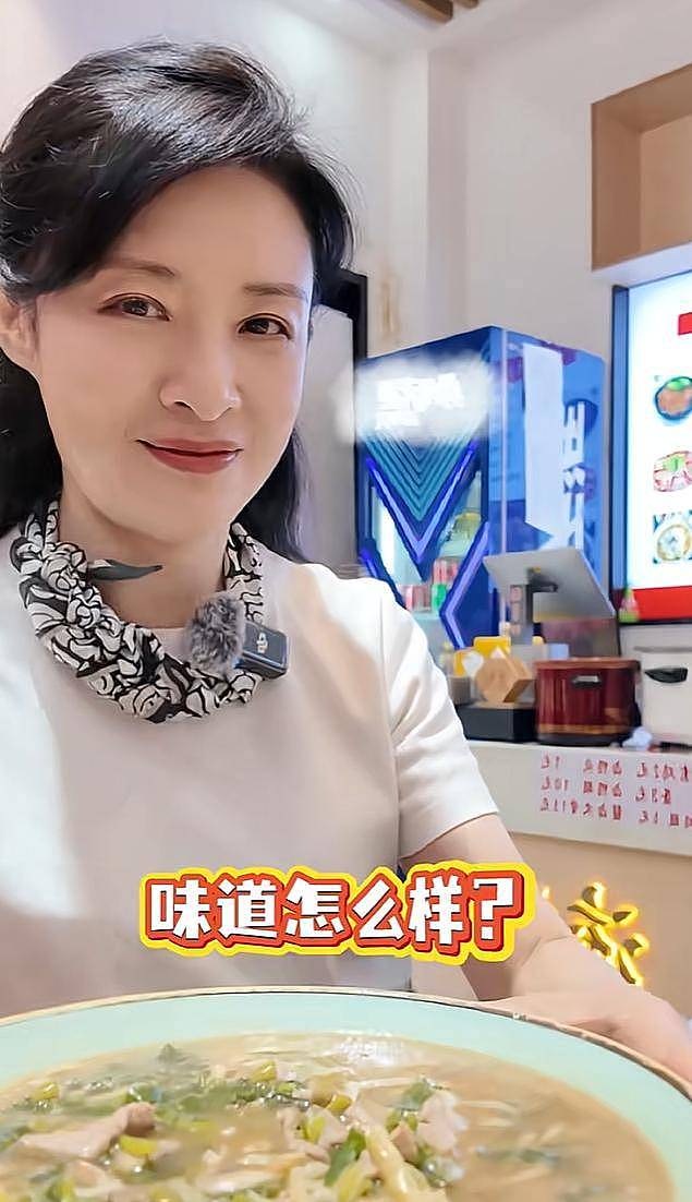 周涛离开央视9年！父亲离世，她拒绝挣大钱（组图） - 16