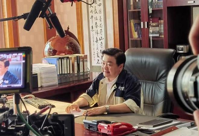 演员洪剑涛试戴帽子被要5元，不买不让戴，录视频闹大后景区道歉（组图） - 11