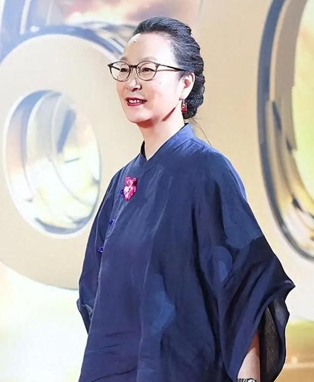 抹黑前夫，“霸凌”周迅，狂妄自大的奚美娟，现在为无知付出代价（组图） - 12