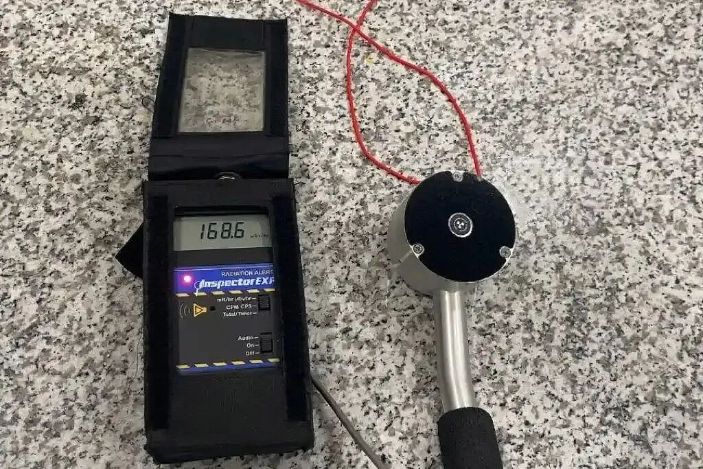 核辐射飙破1686倍！保命还是谋杀？中国海关查获“剧毒护身符”！旅客： 朋友送的（组图） - 2