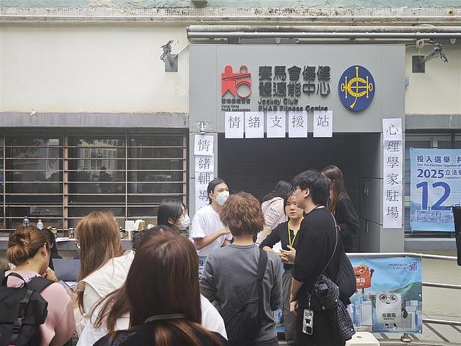 大火后的香港宏福苑：伤痛、自救与互助（组图） - 14