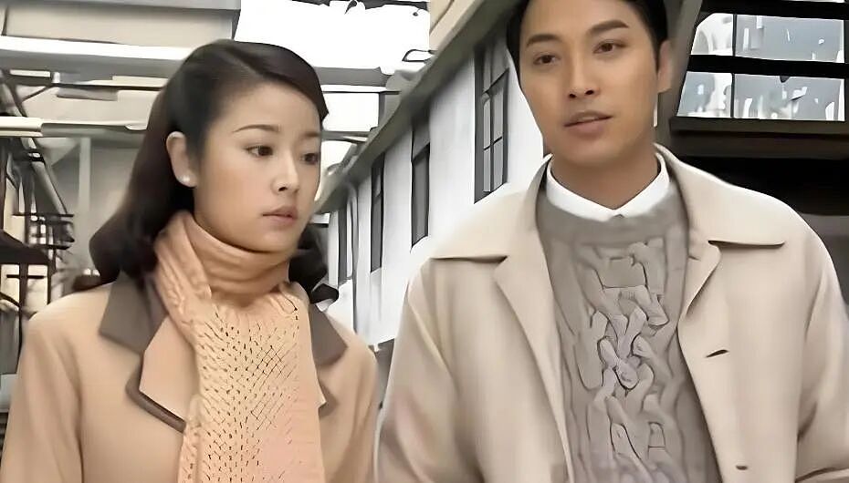 被骂滚出内娱后，她彻底放飞了！10年挚友变挚爱，如今49岁上离婚综艺：嘲笑我，你也配？（组图） - 12