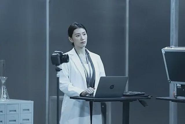 TVB人气女星到内地拍短剧，遭淋冷水变透视装，工作少用积蓄生活（组图） - 8