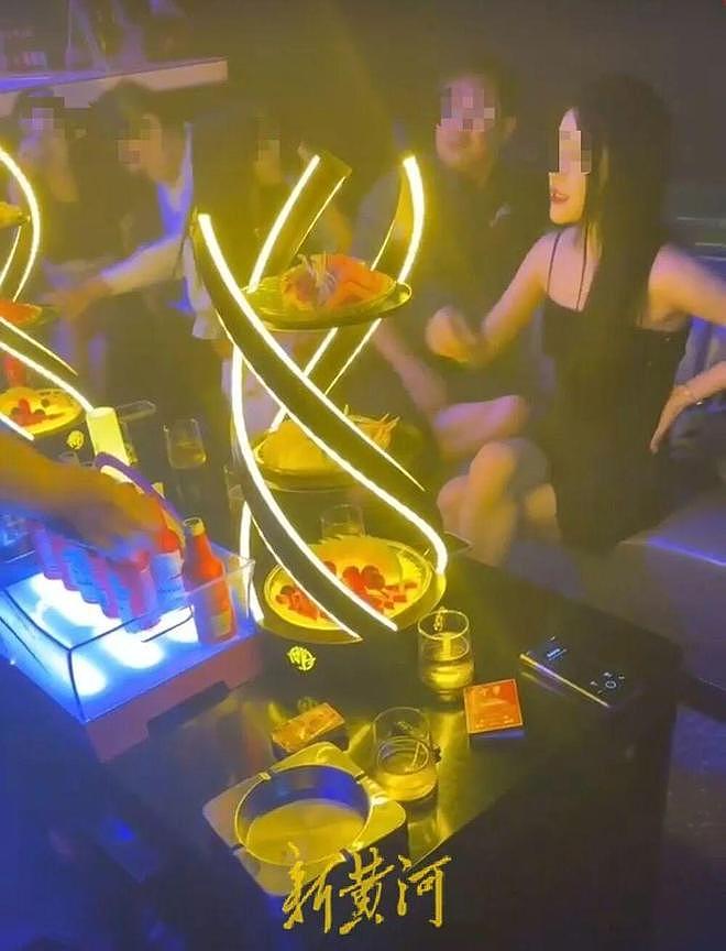 国企高管被指接受高档宴请：陪酒女招待，必喝飞天茅台（组图） - 1