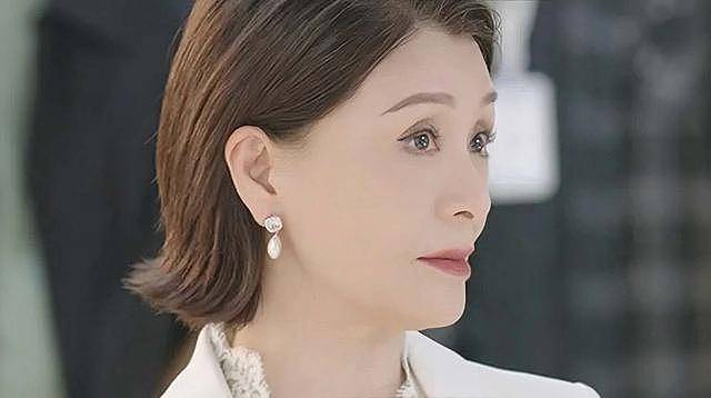 香港知名女星新剧霸气登场，多次和小鲜肉传绯闻（组图） - 5