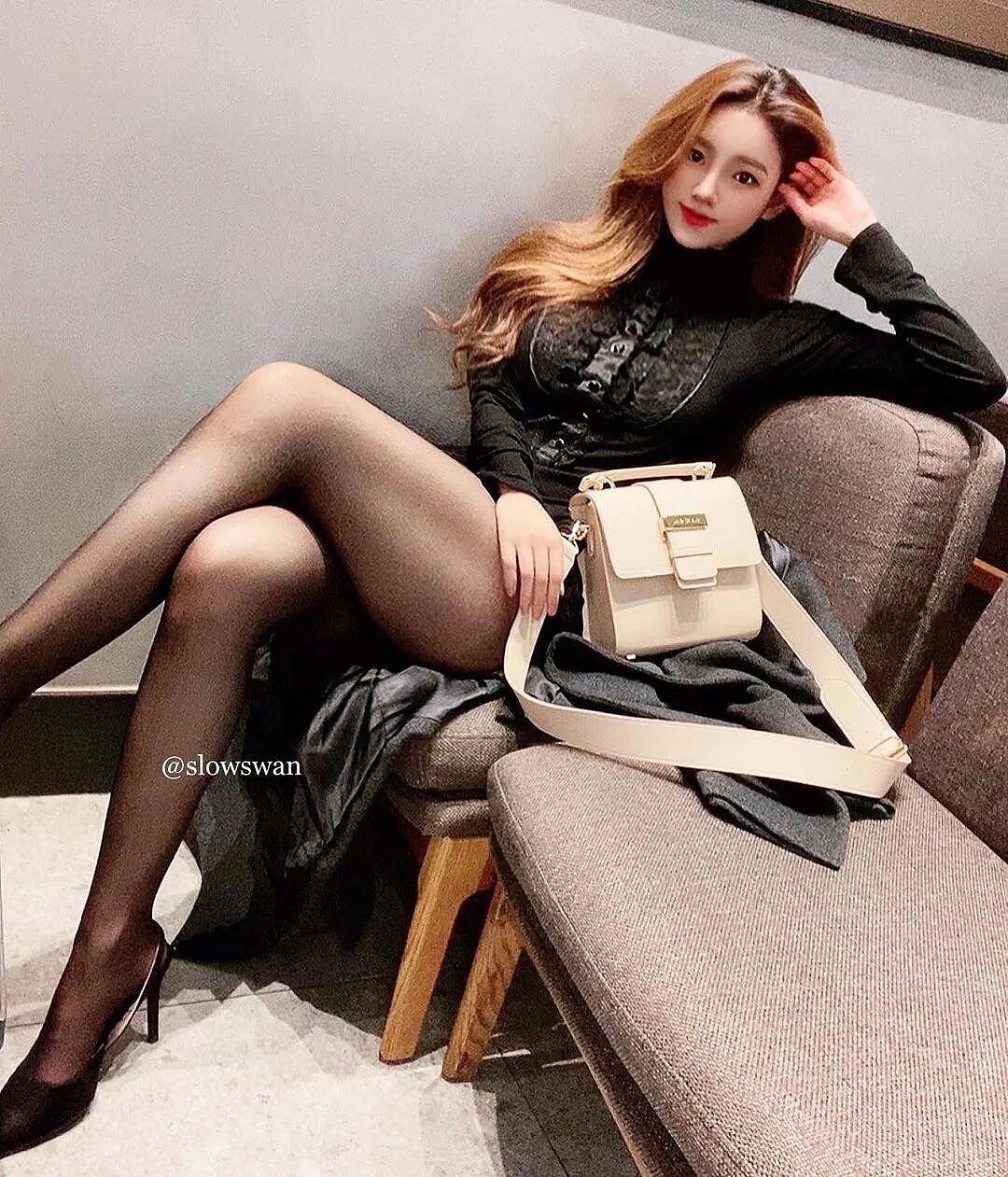 【美女】腰细臀大的“人间水蜜桃”，圈粉无数，身材太惹火了（组图） - 22