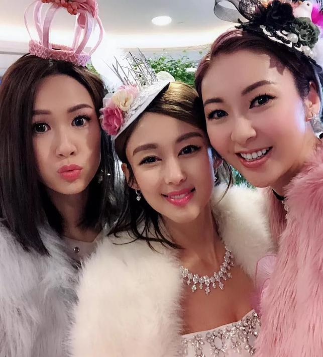 恭喜正式复出！越整越丑大变样，突然退圈结婚生子（组图） - 22