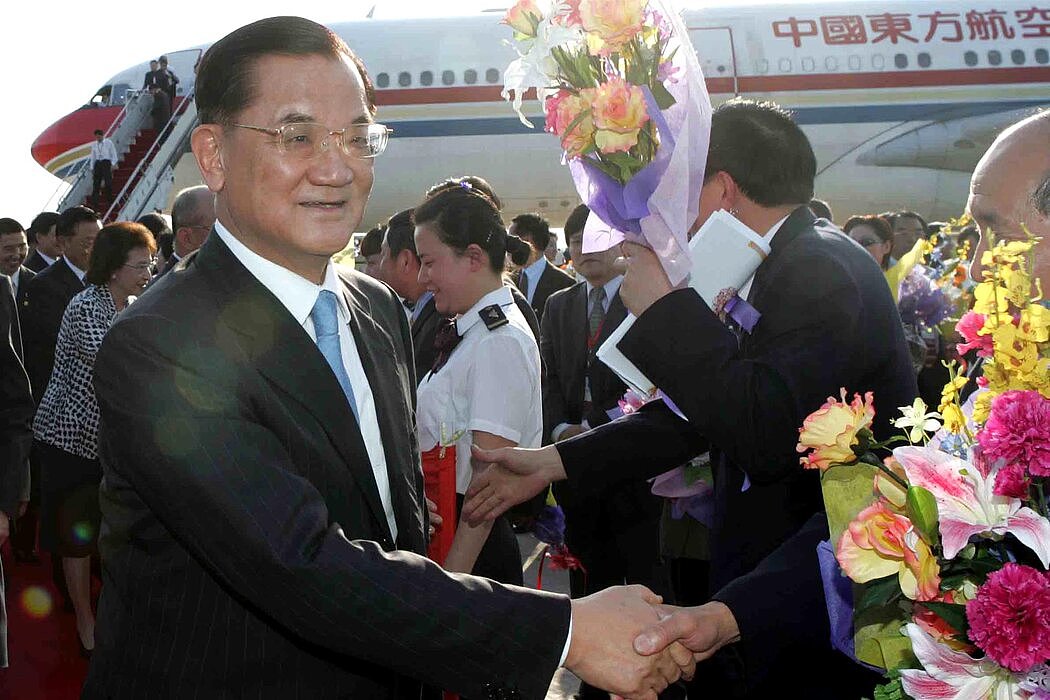 国民党主席郑丽文：从台独青年到亲中政治领袖（组图） - 6