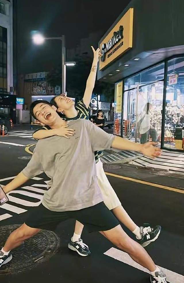 李嘉格官宣离婚当月，与男友大阪约会被偶遇，离婚后变得春光满面（组图） - 6