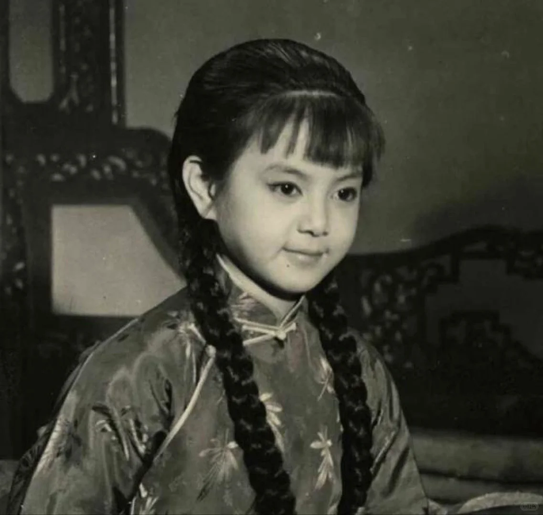 她24岁嫁豪门生5个孩子，丈夫却出轨王祖贤，离婚30年成人生赢家（组图） - 1