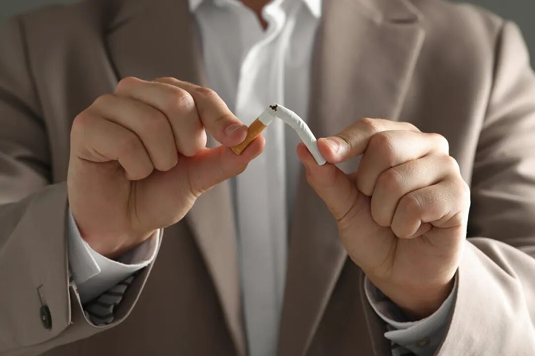 求求你，一定要在这个岁数前戒烟！（组图） - 2