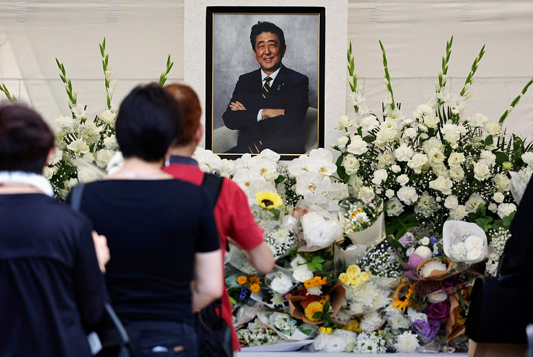 安倍遇刺案：枪手山上彻也亲述攻击安倍原因，他对统一教会影响力大（组图） - 3