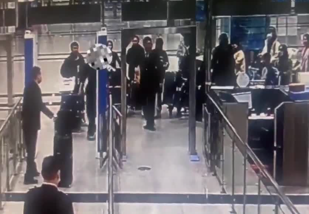 核辐射飙破1686倍！保命还是谋杀？中国海关查获“剧毒护身符”！旅客： 朋友送的（组图） - 4