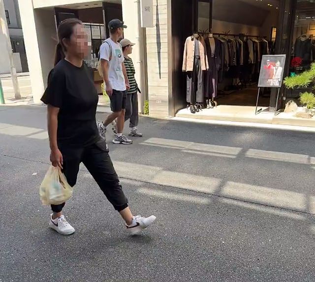 李嘉格官宣离婚当月，与男友大阪约会被偶遇，离婚后变得春光满面（组图） - 5