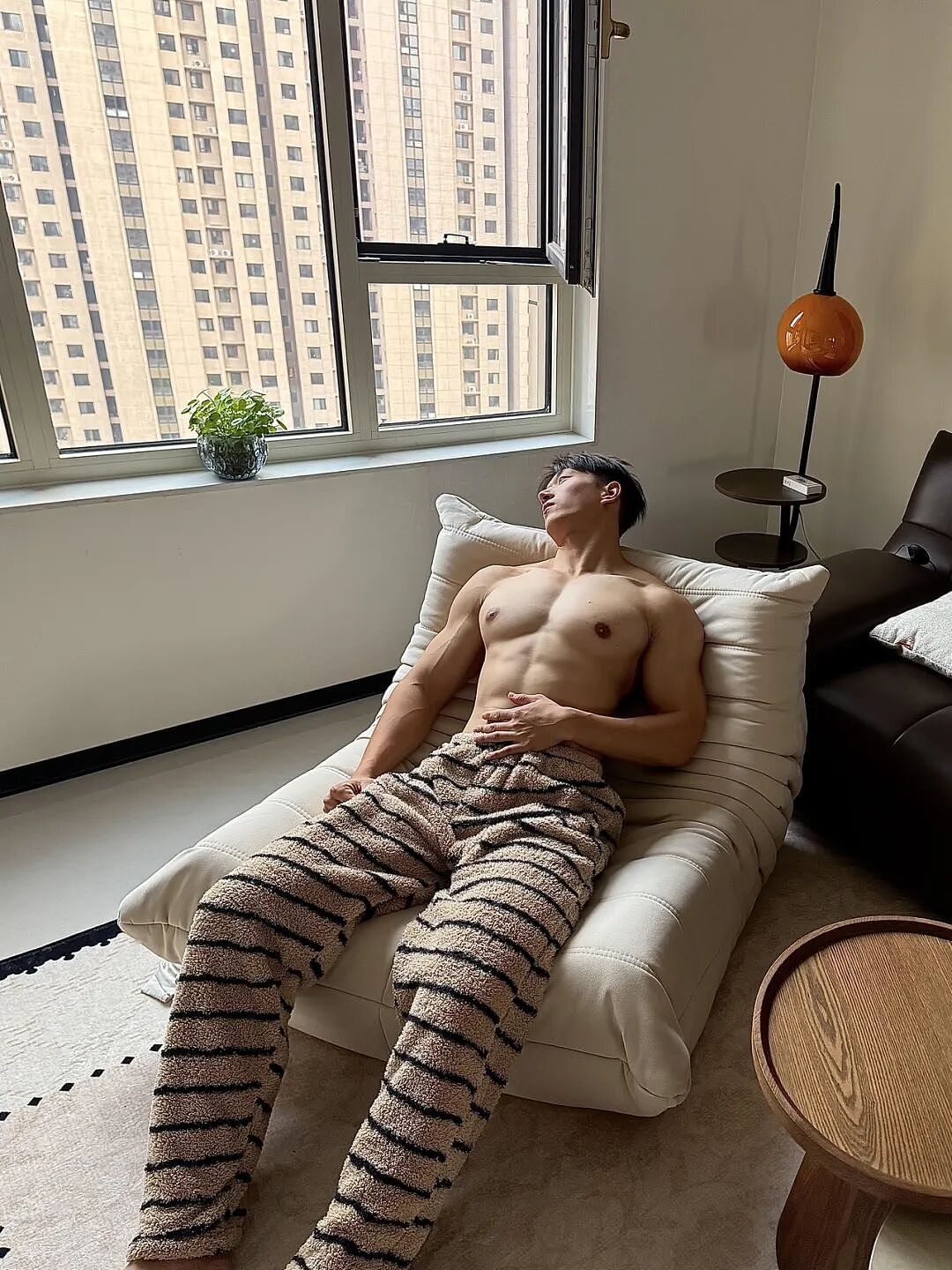 【帅哥】健身榜样：河北肌肉帅哥，胸肌和腹肌太亮眼了（组图） - 7