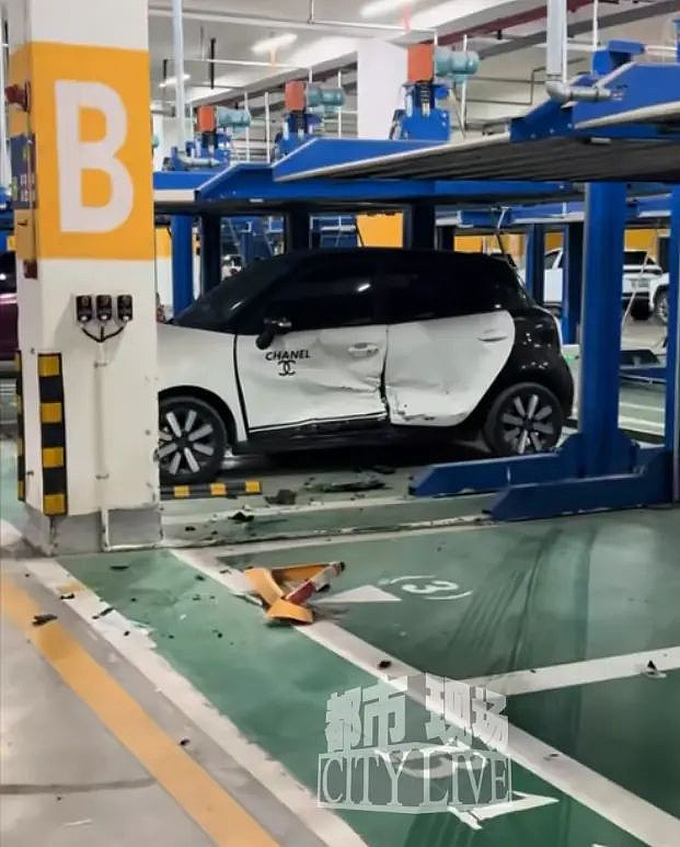 小米自动泊车突失控撞击两车，疑似车主：像发了疯（组图） - 2