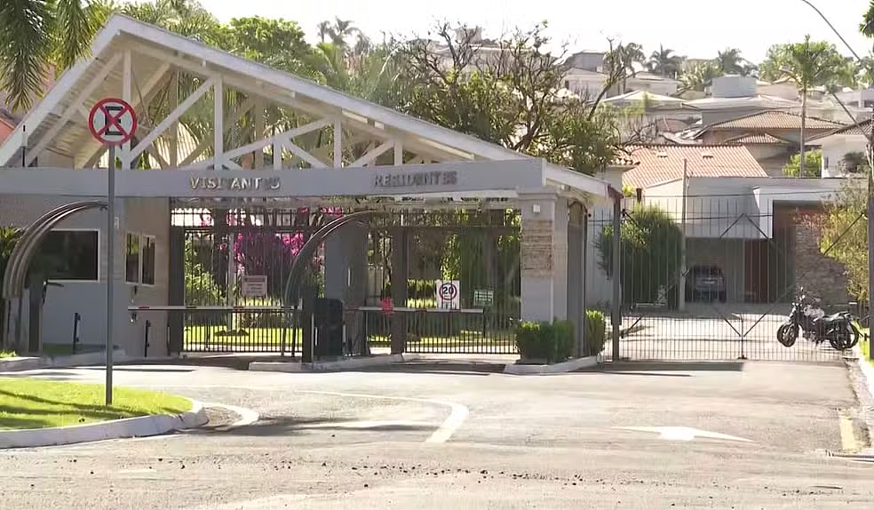 因身材狂吸粉的性感名媛又被抓了，一条假千金新赛道浮出水面（组图） - 4