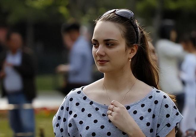 外国女留学生在中国卖淫，市场太好车震500，不限次数！（组图） - 2