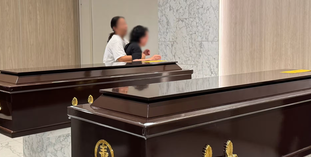 中国新移民父女新加坡双尸案后续:NUS女硕士有精神问题、已13年不上班、骨灰送回辽宁老家...(组图) - 6