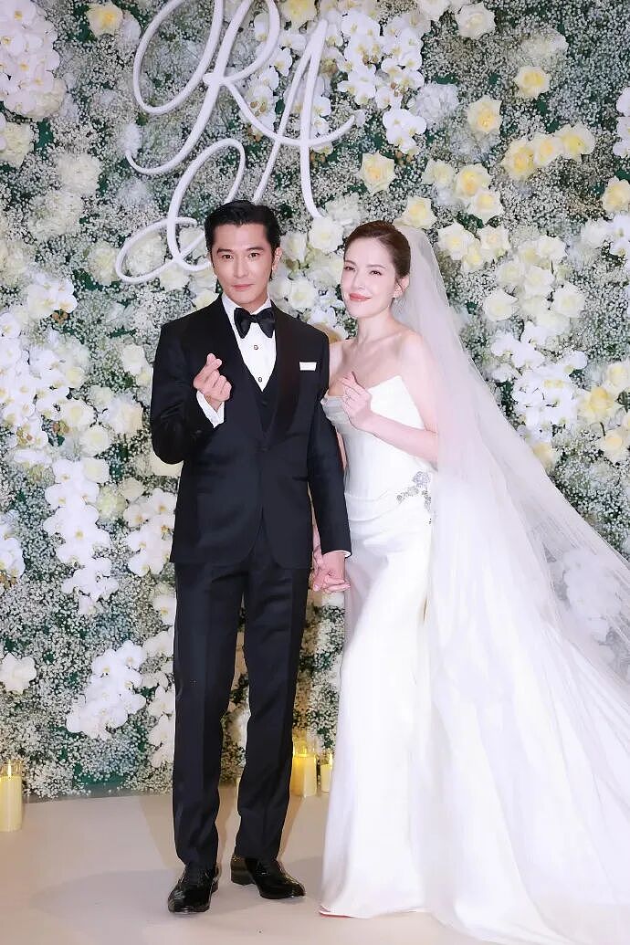 最帅浪子迎娶台湾“第一神颜女神”!网友:不敢想他们的孩子得多好看……(组图) - 1