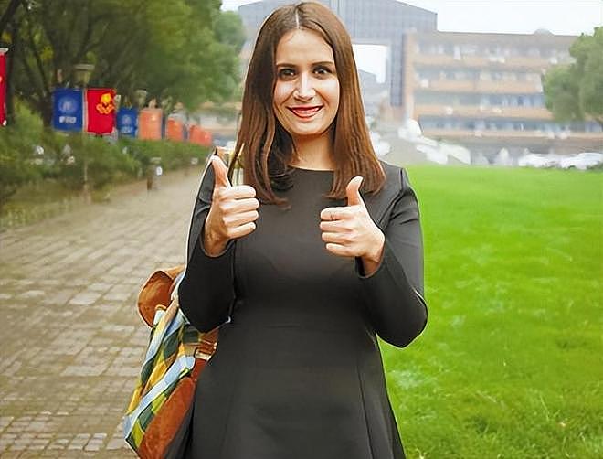 外国女留学生在中国卖淫，市场太好车震500，不限次数！（组图） - 6