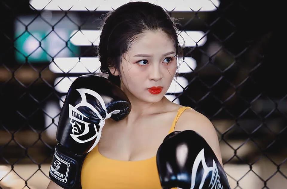 【美女】女版“李小龙”爆红网络,引网友围观:身材真绝(组图) - 14