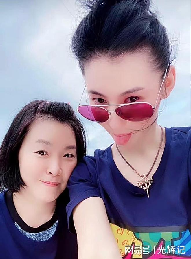 张柏芝泪洒法庭,控前经纪人伪造合同、谎称患癌,私吞其千万片酬(视频/组图) - 13