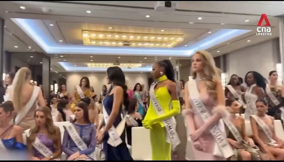 全球颜值最高女孩集体掀桌，网友：太爽了（组图） - 5