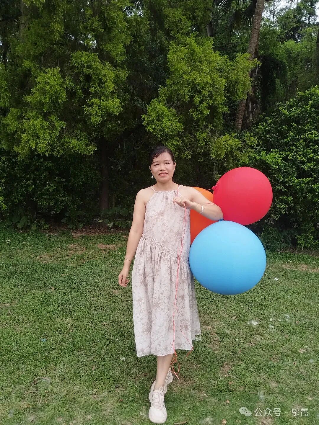 女诗人邬霞：没钱快把我逼疯了（组图） - 36